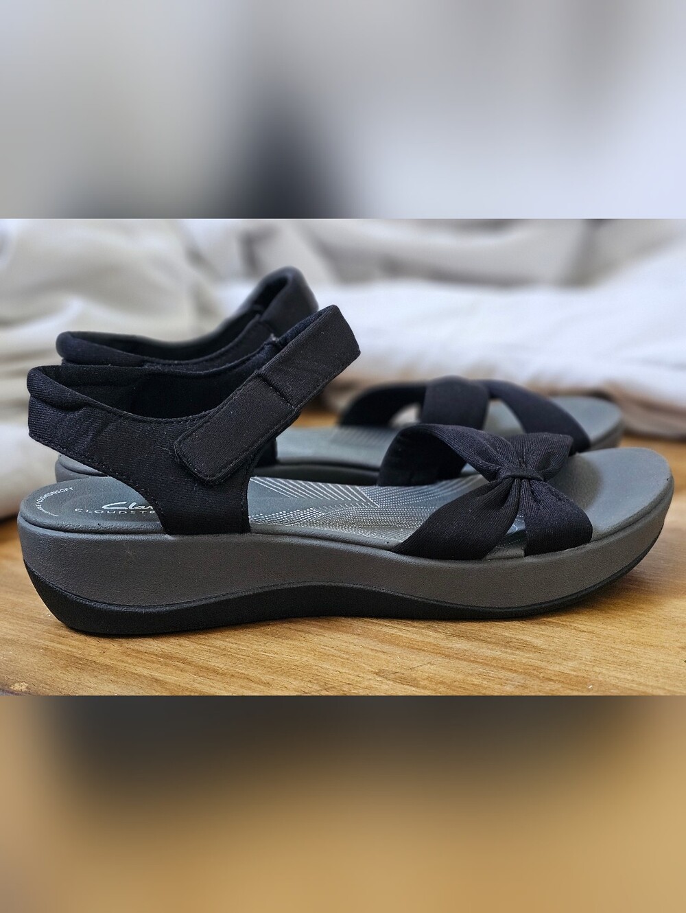 Clarks Cloud Steppers Black Sandals For Women